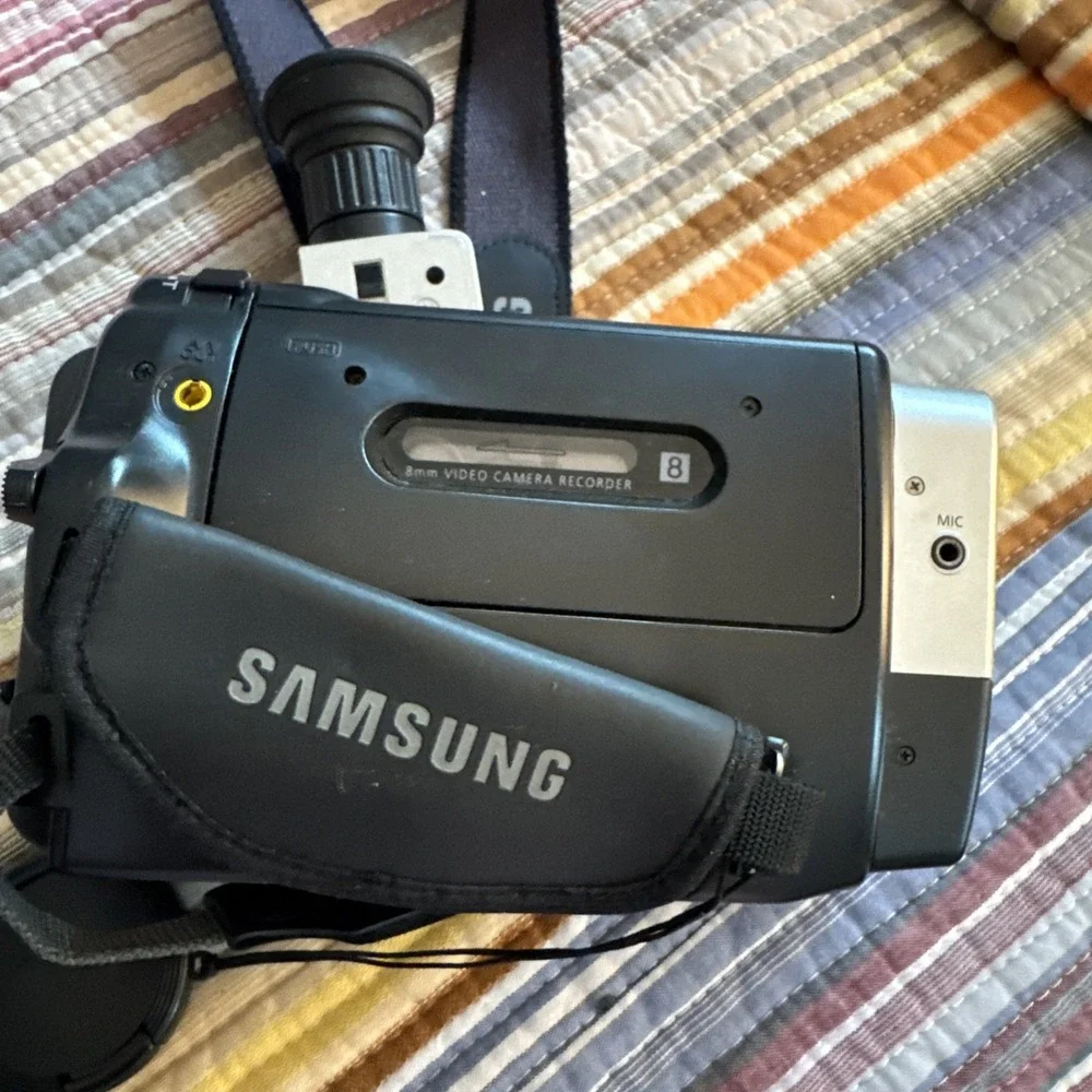 Samsung SCA30 Video Camera Recorder 8mm Player Camcorder UNTESTED No Charger